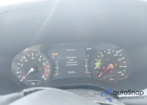 2023 Jeep Compass Latitude 4X4 z USA, uszkodzony, nr VIN 3C4NJDBN3PT562104